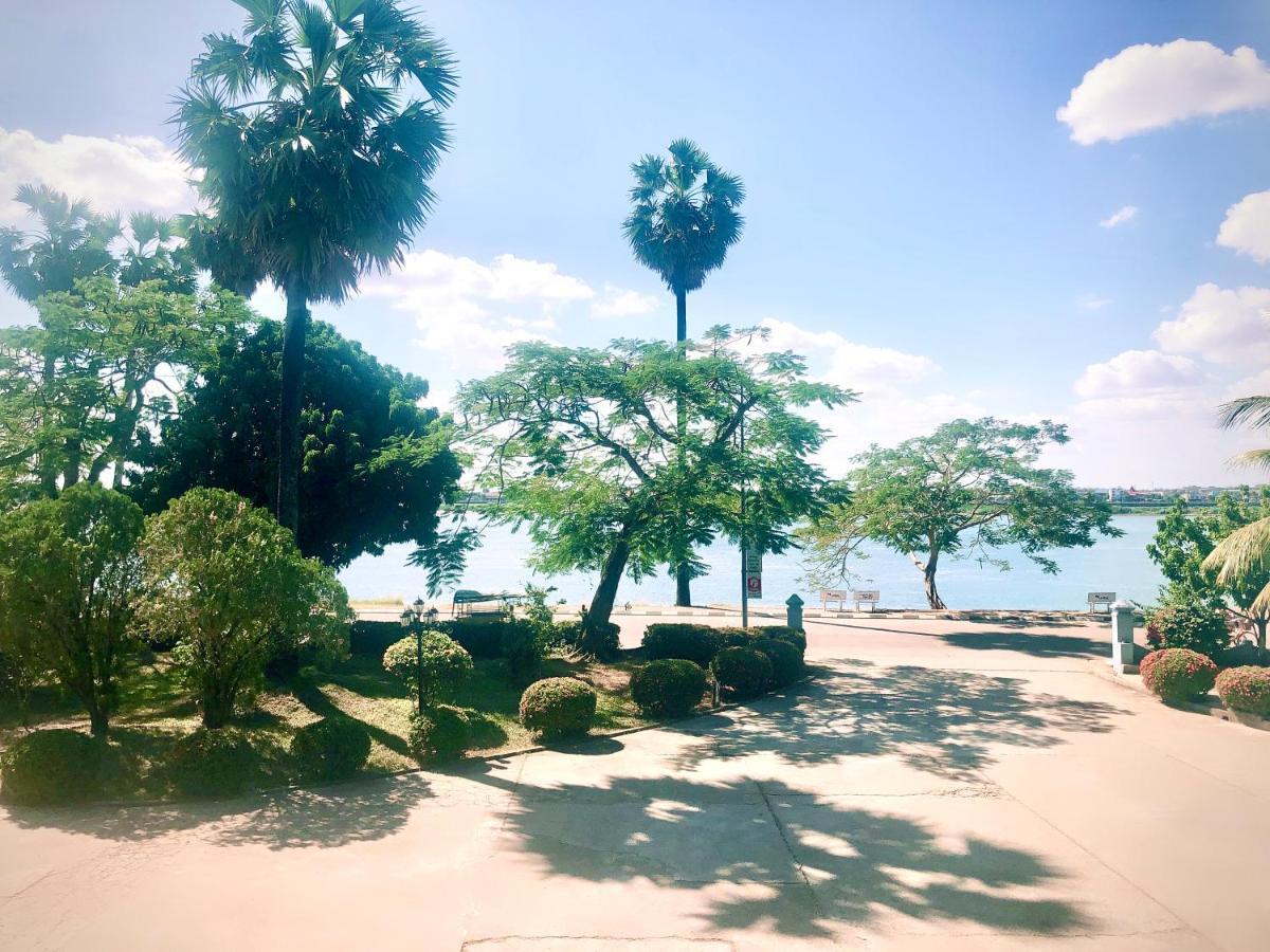Mekong Hotel Thakhek Exterior foto